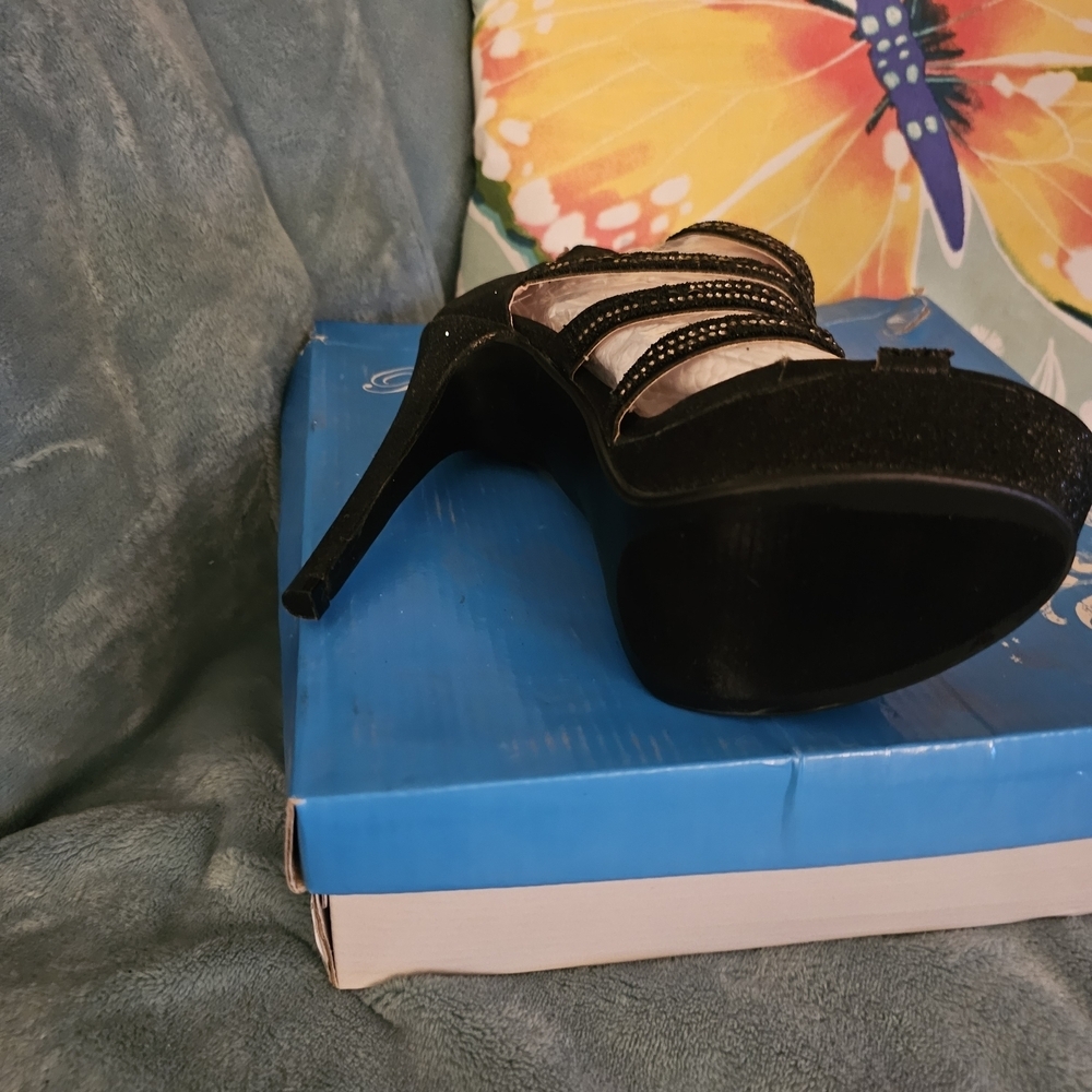 Bella Black and Gold Strappy Heels - Picture 5 of 6